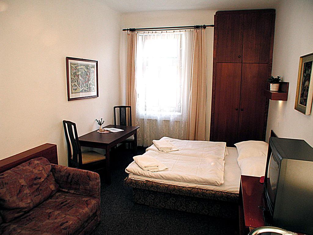 Hotel & Residence Royal Standard Praga Habitación foto