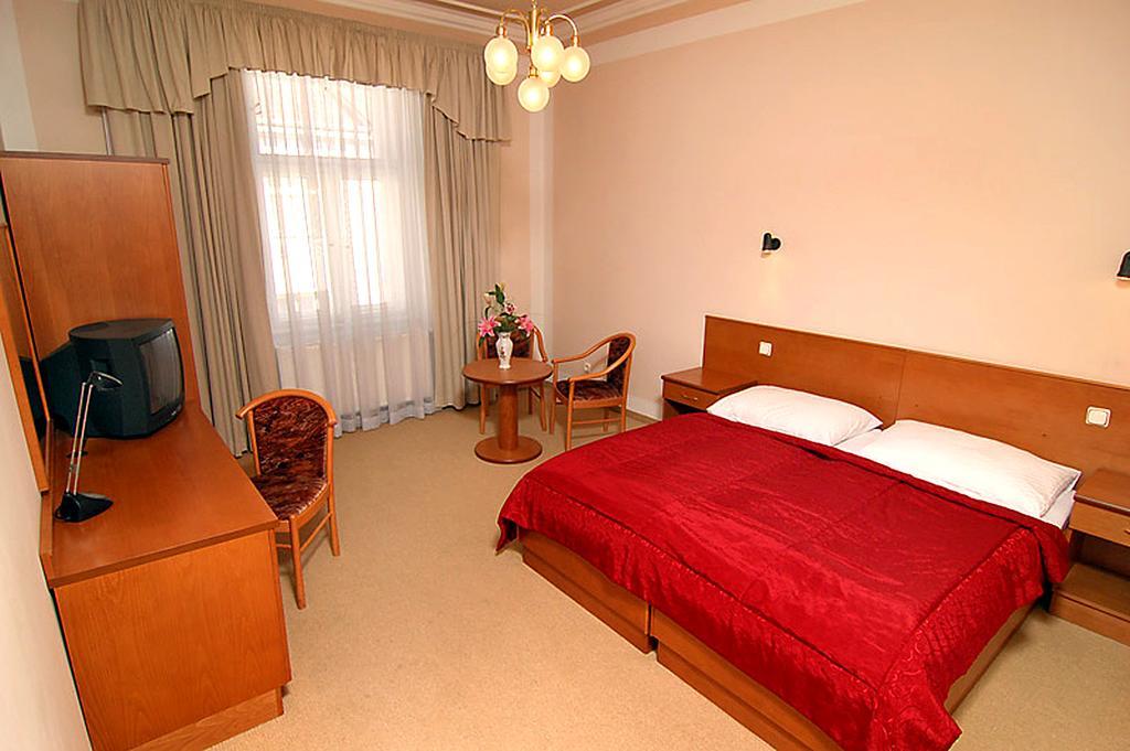 Hotel & Residence Royal Standard Praga Habitación foto